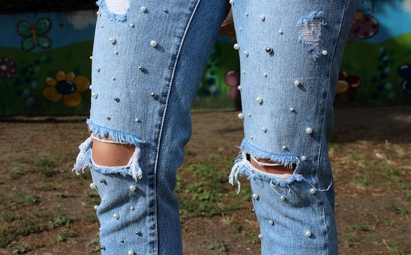 jeansy damskie z przetarciami